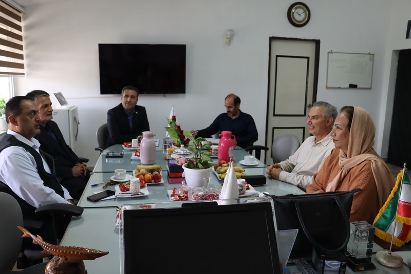 جلسه مشترك رئیس انستیتو تحقیقات بین المللی ماهیان خاویاری با مدیرعامل هلدینگ ۲۱ بیضا